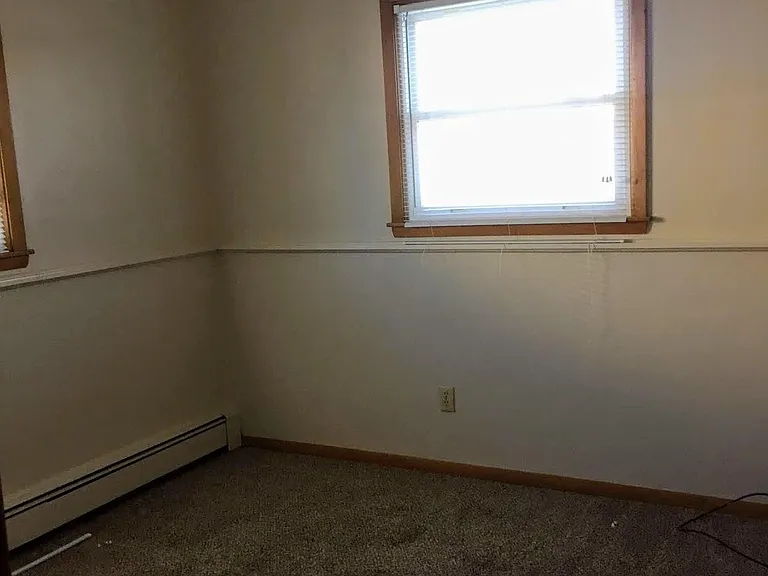 350 2nd Ave E #1 — Photo 5