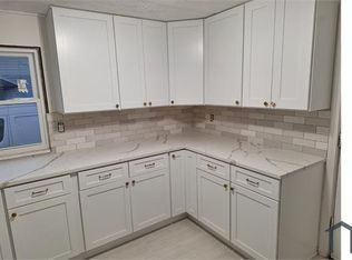 905 W 9th St, Lorain, OH 44052