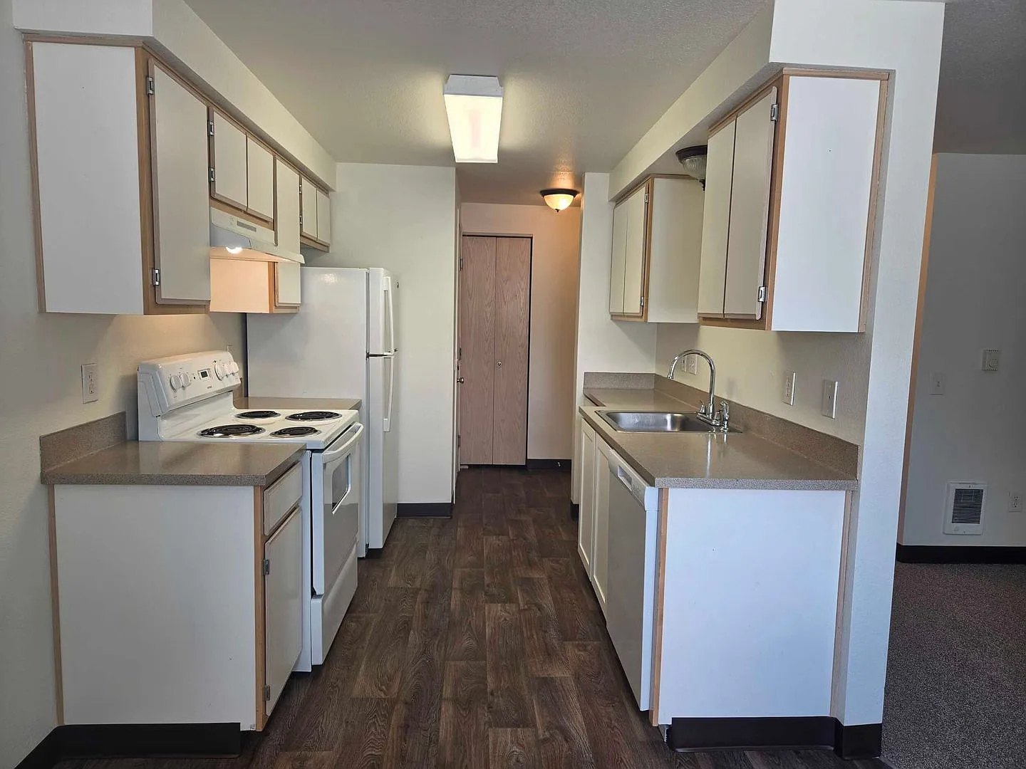 10th Avenue Apartments — Photo 4