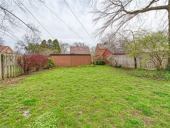 4th image of 16509 Woodbury Ave