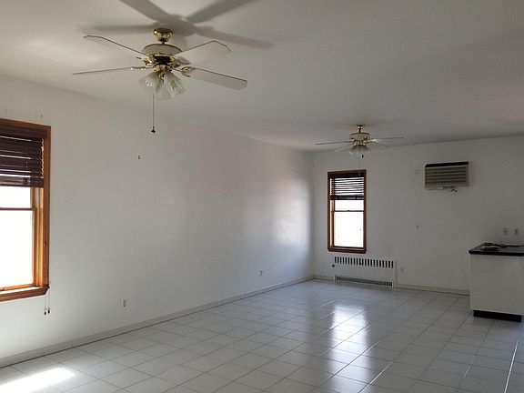 3rd image of 1868 W 11th St #2