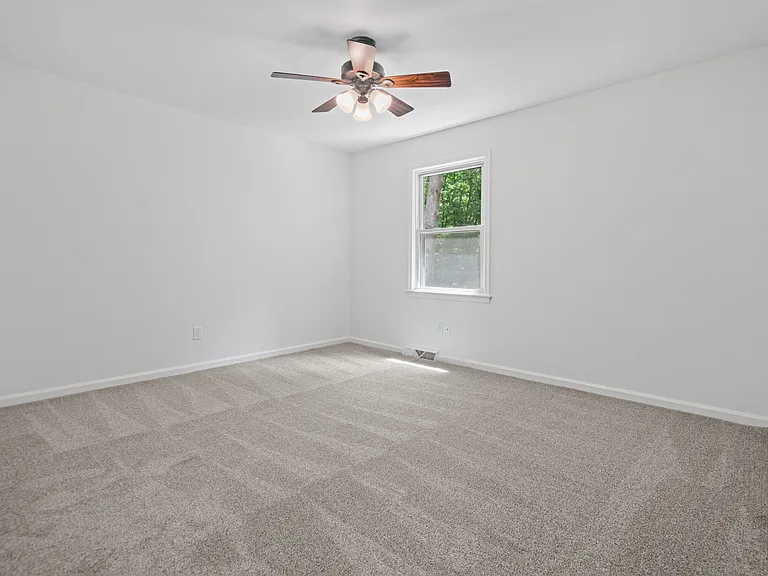 7311 John Elizabeth Pl — Photo 34