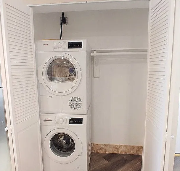 Five Star Suites — Photo 93