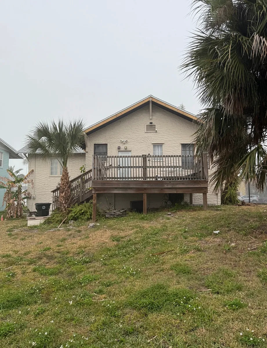 Building Photo - 506 Silver Beach Ave