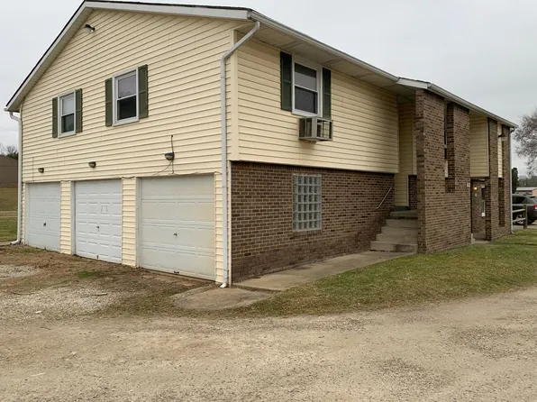 790 Garberdale Sq NE, Bolivar, OH 44612