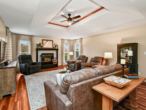 3rd image of 861 Country Meadows Road