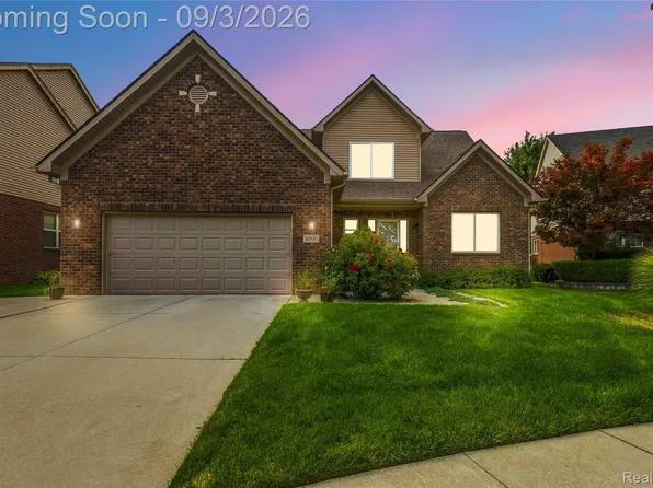 30935 Bradmore Rd, Warren, MI 48092