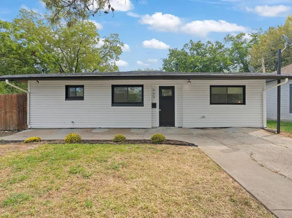 909 S Throckmorton St, Sherman, TX 75090