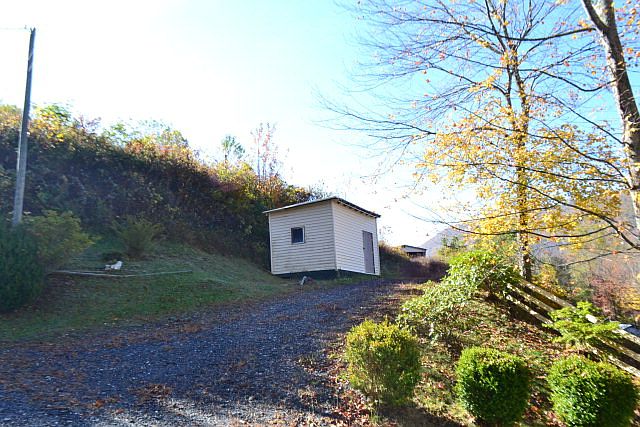 2nd image of 394 Claybank Rd