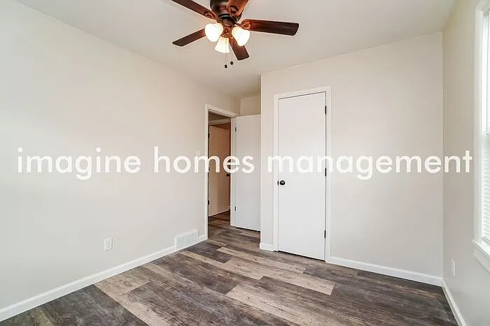 219 Maple Dr — Photo 9