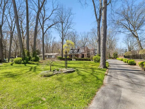 1255 Tanglewood Ct, Lasalle, ON N9J 2K3