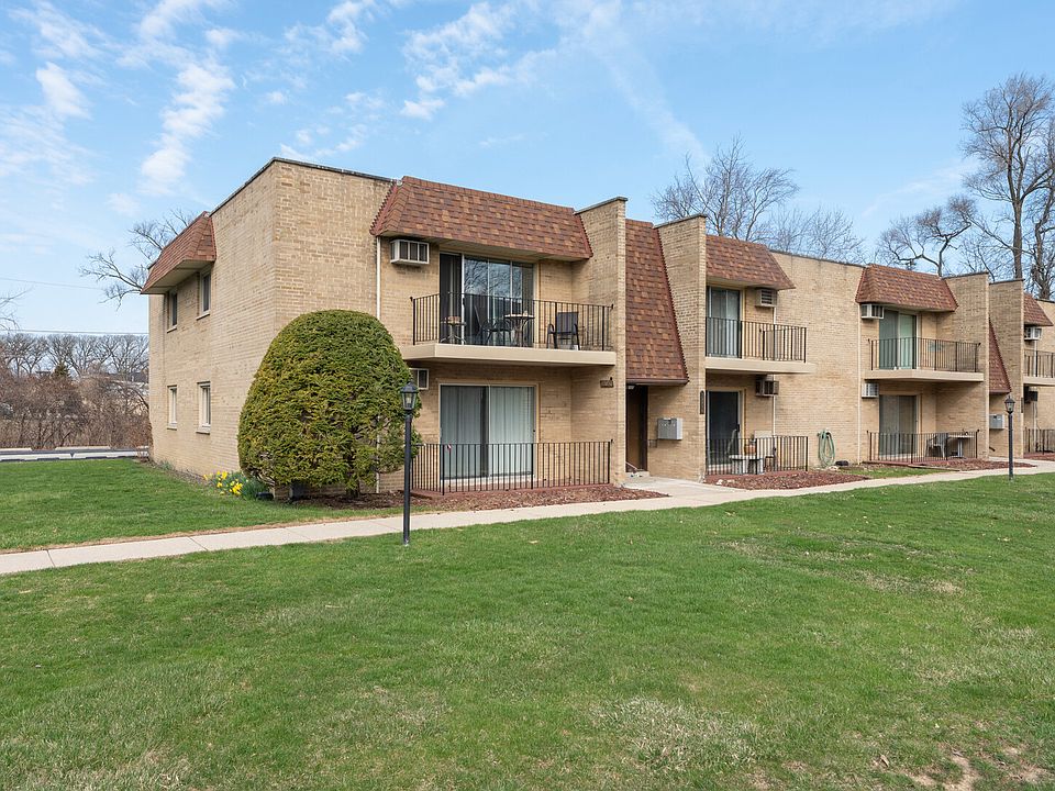 1st image of 12830 S 71st Ave #104