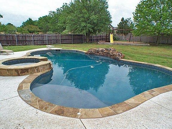 2nd image of 1602 Brentwood Trl