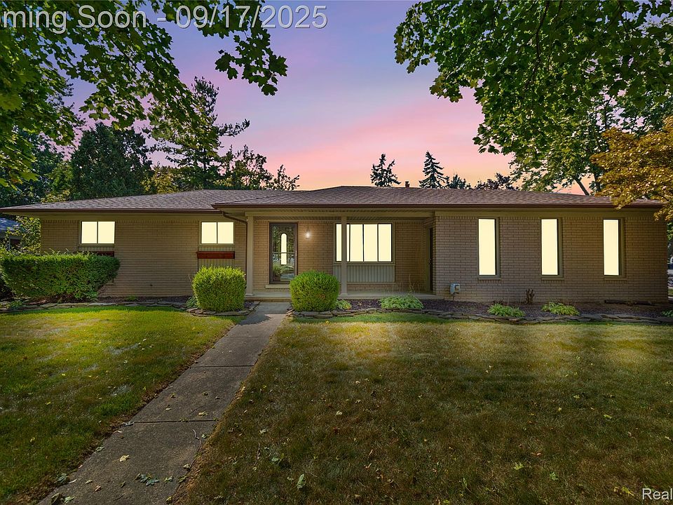 1st image of 41885 Coulon Dr