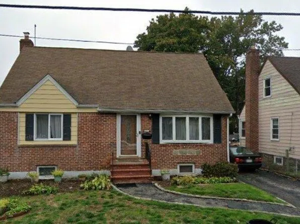 43 Clemente Pl, Hempstead, NY 11550
