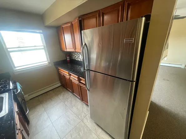 55 Gill Ln, Iselin, NJ