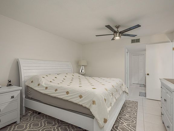 5th image of 3536 Countrybrook Ln APT 15