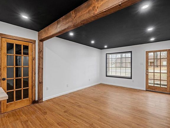 3rd image of 5139 Gloucester Ave
