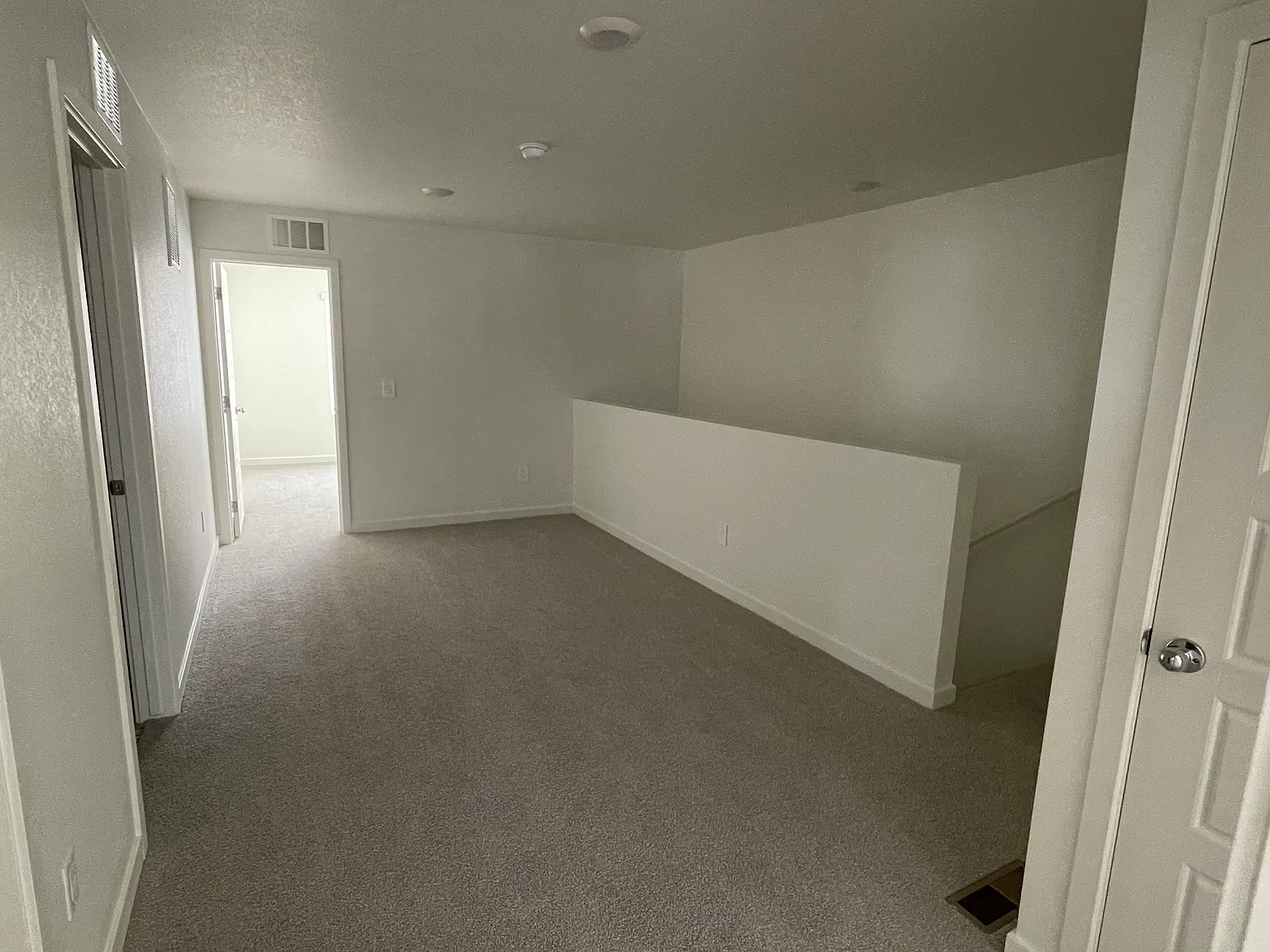 3 bed, 1385 sqft, $2,600 — Photo 4