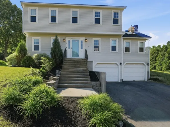 4 Tracy Ann Dr, North Grafton, MA 01536
