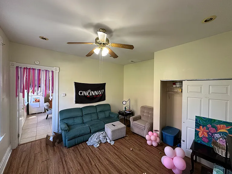 319 Hilton Pl #2 — Photo 4