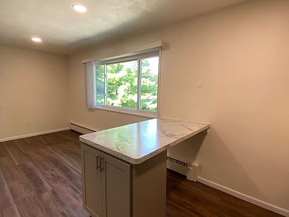 5th image of 1116 E Mifflin St #7