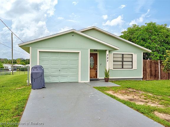 3rd image of 727 Denise Ave