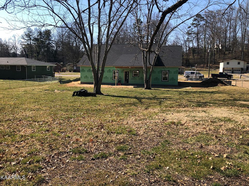 2nd image of 5928 Meadow Oak Ln