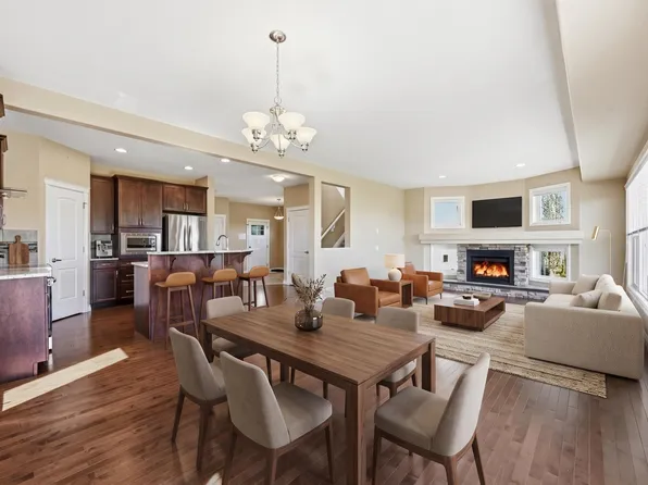 1590 Chapman Way SW, Edmonton, AB T6W 0Z2