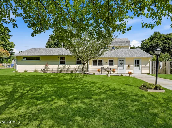 119 Court Drive, Shrewsbury Boro, NJ 07702