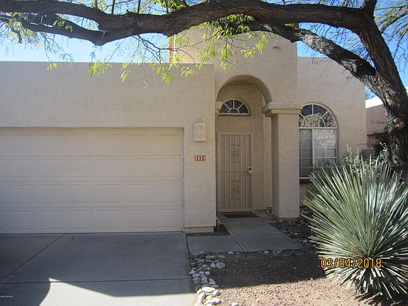 2nd image of 3331 N Deerspring Ct