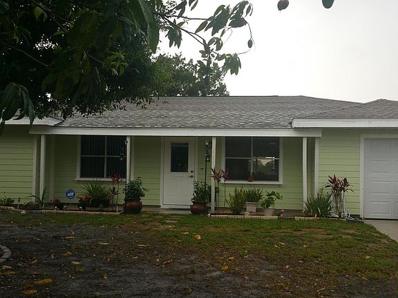 4th image of 749 SW Belmont Cir