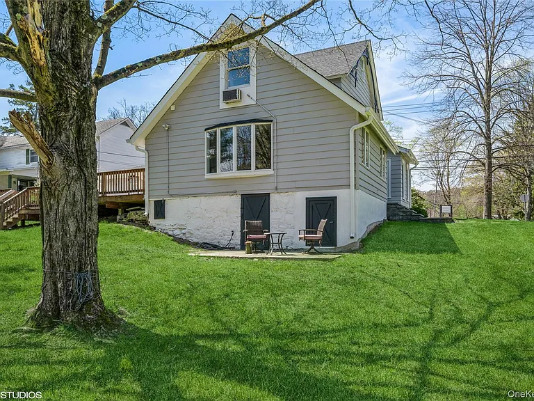 1392 Kings Hwy — Photo 31