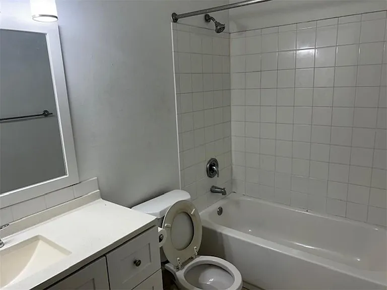 1089 N Benoist Farms Rd #301 — Photo 14