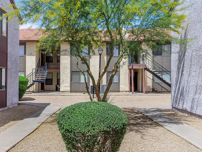 5535 W McDowell Rd — Photo 18