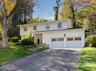 24 Wisteria Dr, Asheville, NC 28804