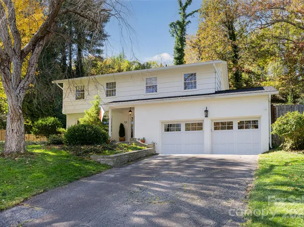 24 Wisteria Dr, Asheville, NC 28804