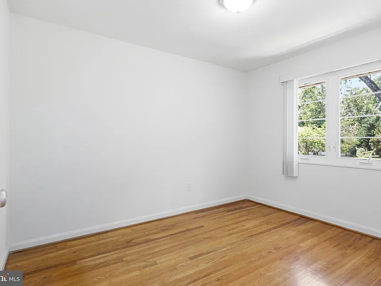 5364 Pooks Hill Rd #301 — Photo 9