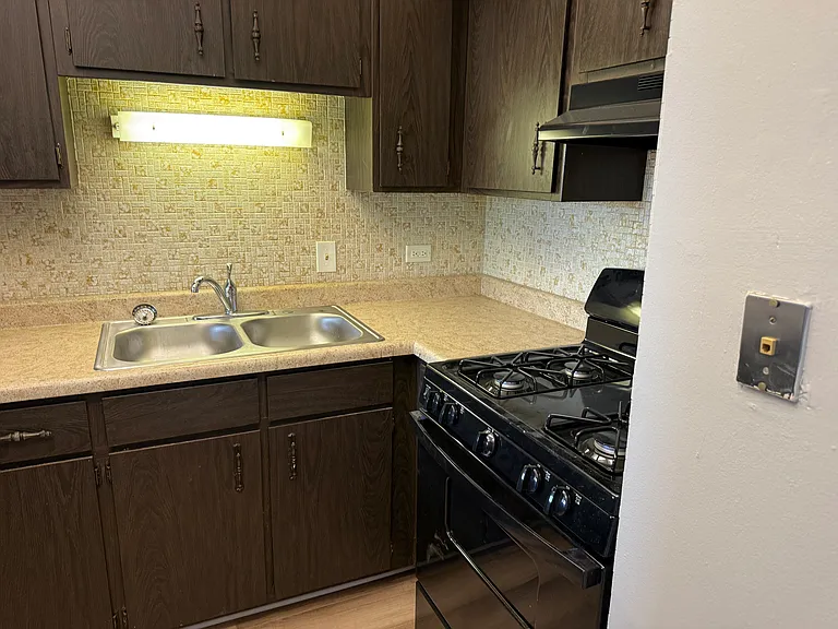 2107 177th St #3D — Photo 4