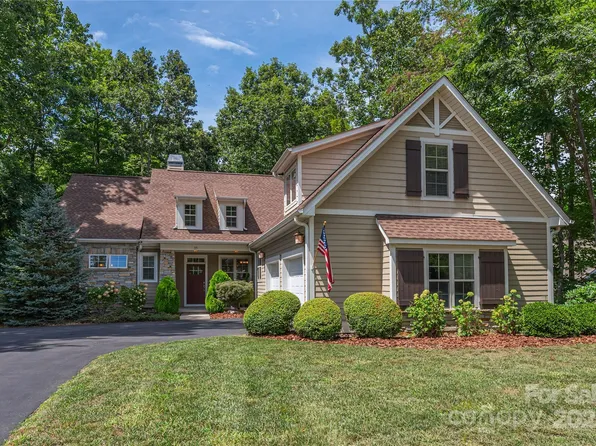 35 Sparkle Dun Dr, Biltmore Lake, NC 28715