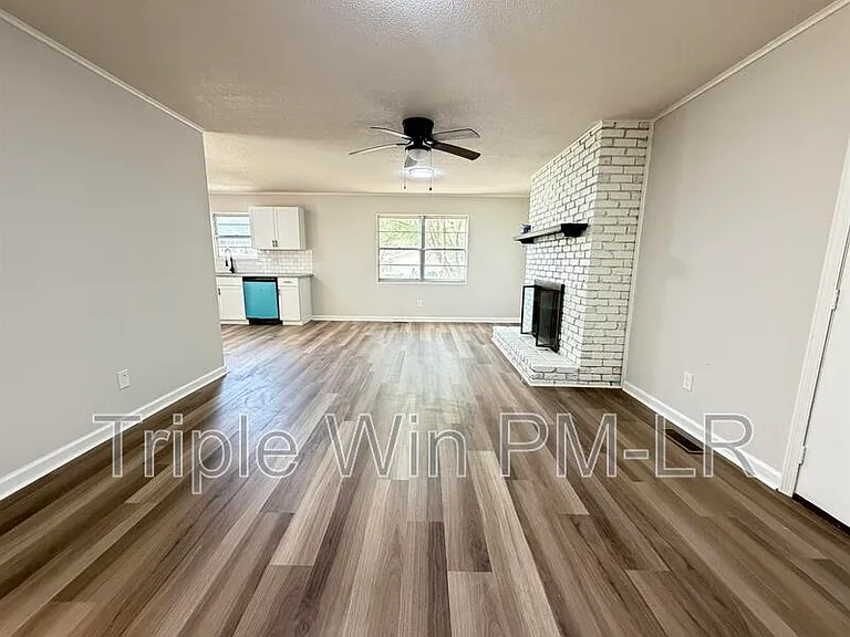 33 Single Oaks Dr — Photo 6