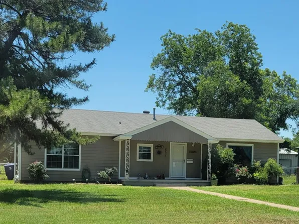 2725 Belmeade St, Brownwood, TX 76801