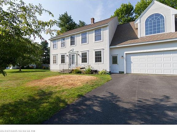 2nd image of 15 Hawthorne Ln