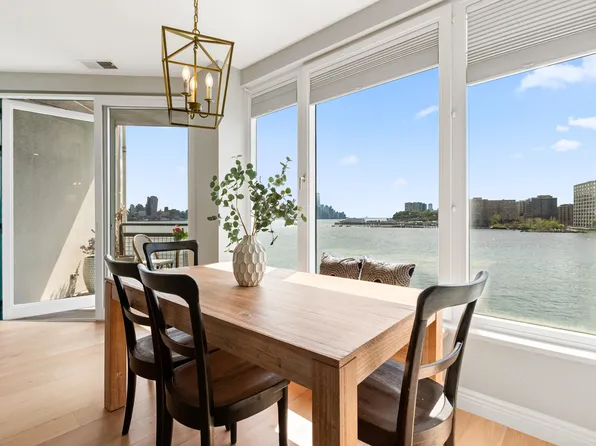 600 Harbor Boulevard image 2 of 21