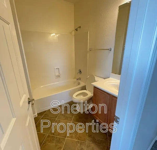 20877 W Court St — Photo 15