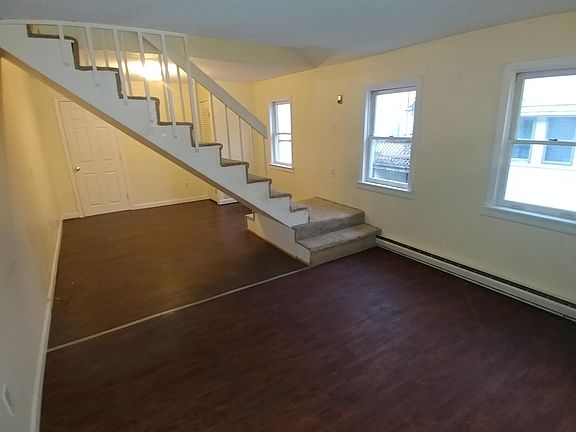 3rd image of 154 South St APT 6