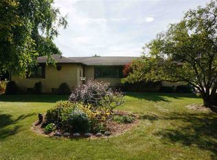 7866 N Crestview Rd, Stillman Valley, IL 61084