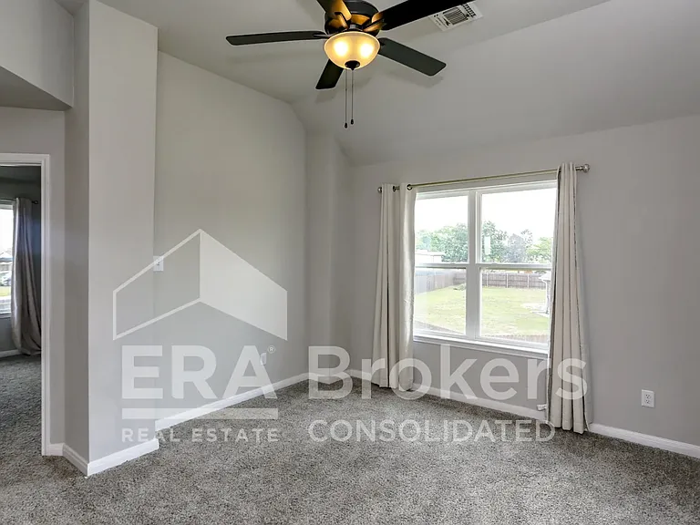 909 Clanton Cv — Photo 22