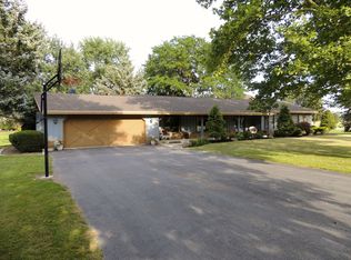 201 Duck Pond Rd, Upper Sandusky, OH 43351