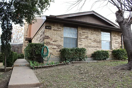 1827 Abshire Ln Photo 1